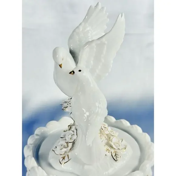 Love Doves Sculpture San Fransisco Music Box Co w/ Glass Dome Unchained Melody - Picture 6 of 12